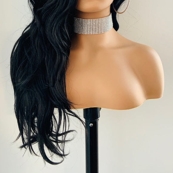 Beautiful Black 22” Heat Safe Lace Front Synthetic Wig - Picture 11 of 14